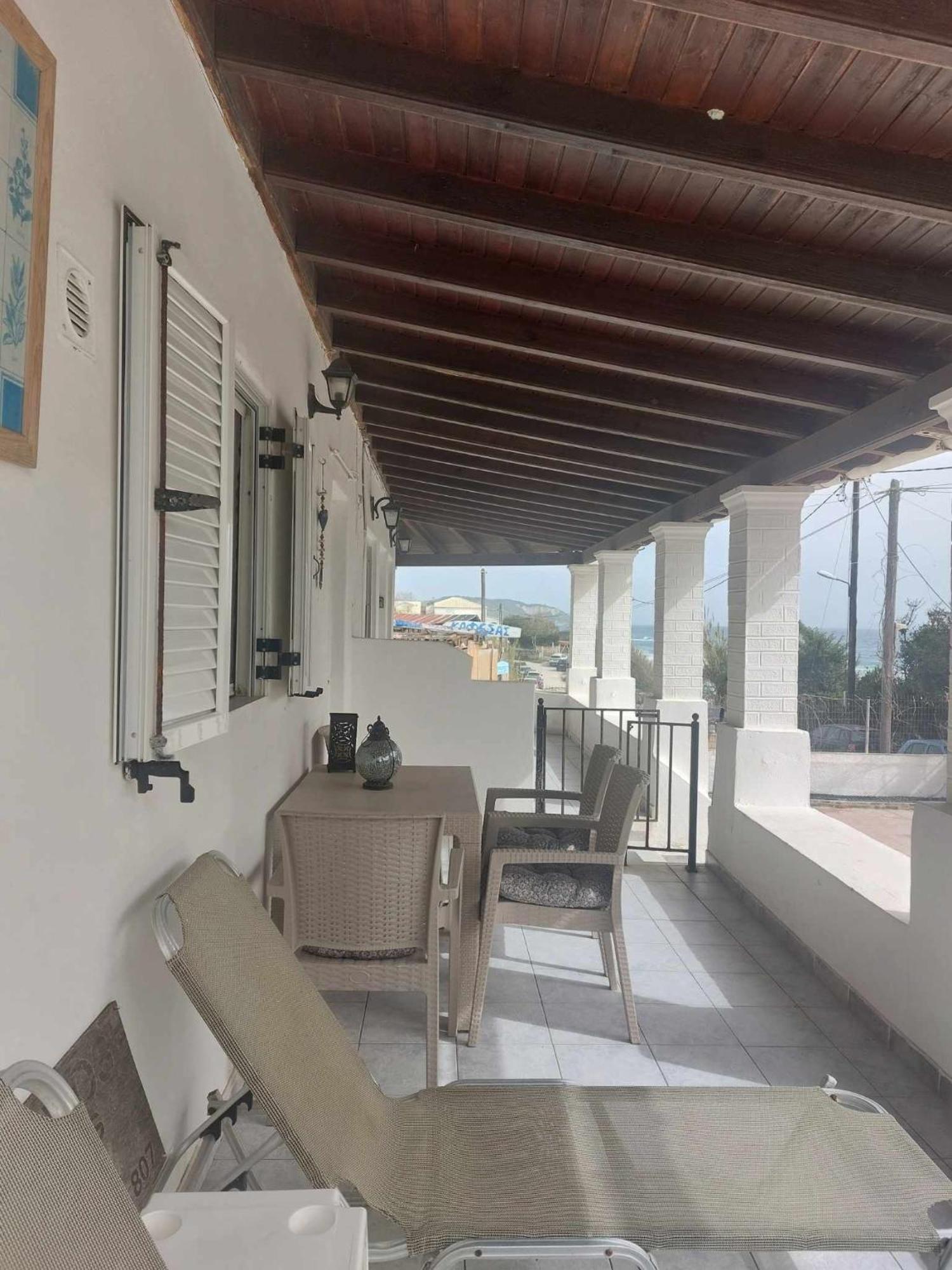 Foivos Seaside Apartments Агиос-Георгиос Экстерьер фото