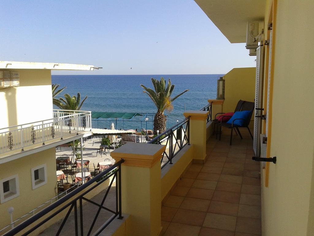 Foivos Seaside Apartments Агиос-Георгиос Экстерьер фото