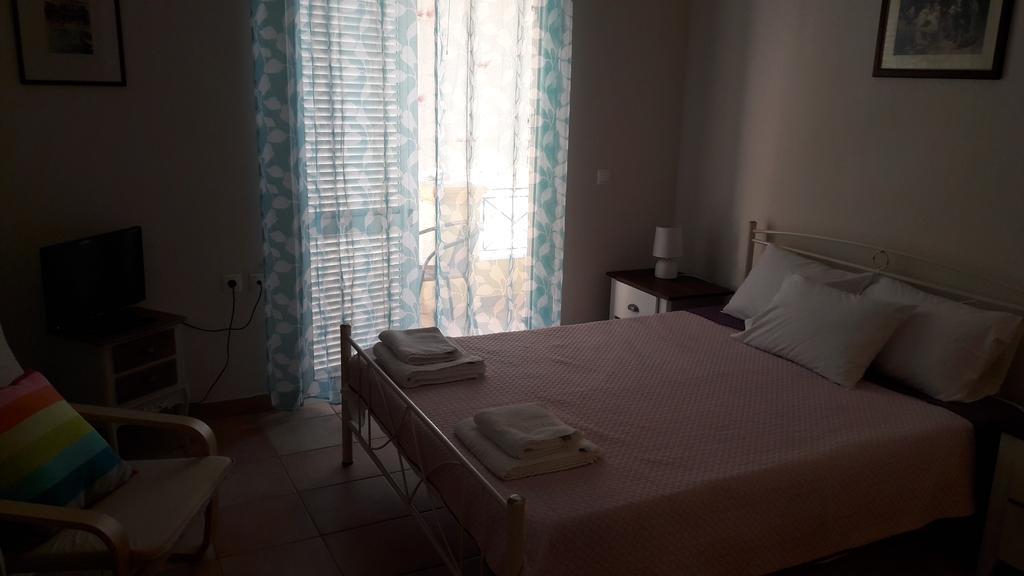 Foivos Seaside Apartments Агиос-Георгиос Экстерьер фото