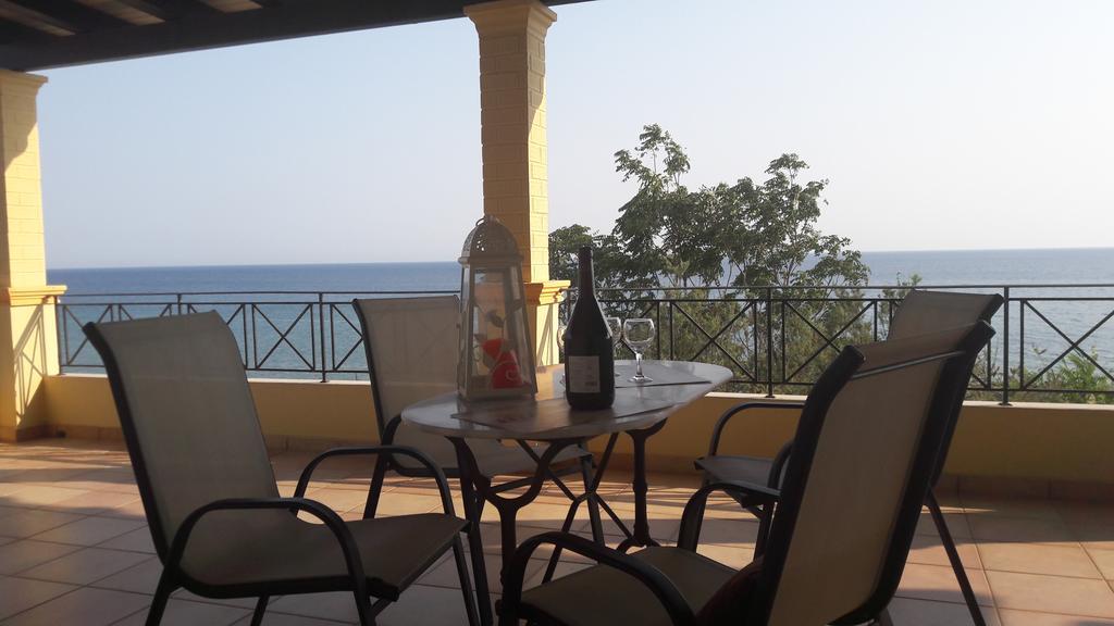 Foivos Seaside Apartments Агиос-Георгиос Экстерьер фото